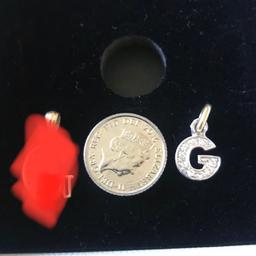 Selling solid 9ct gold letter G pendant/charm
With a 9ct gold plated necklace
Will up load photo of chain soon
£18
