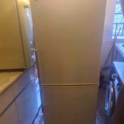 this is big siz fridge freezer used but good condition neat clean excellent fully work cheepest price now quick sale  (£69 including delivery in Bradford )