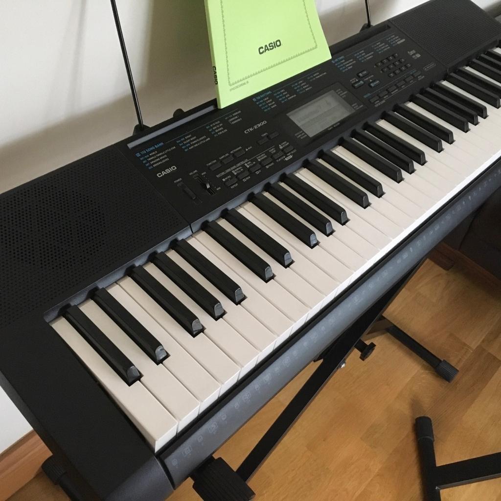 CASIO CTK2300 61key KEYBOARD + STAND & STOOL in NG16 Broxtowe für £