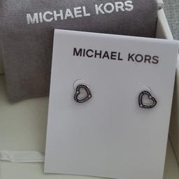brand new heart studs
comes in pouch, with box and care card
retailing at £69