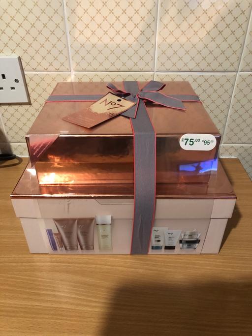 Buy & Sell North West London Alperton - North West London - Photos for No 7 box set