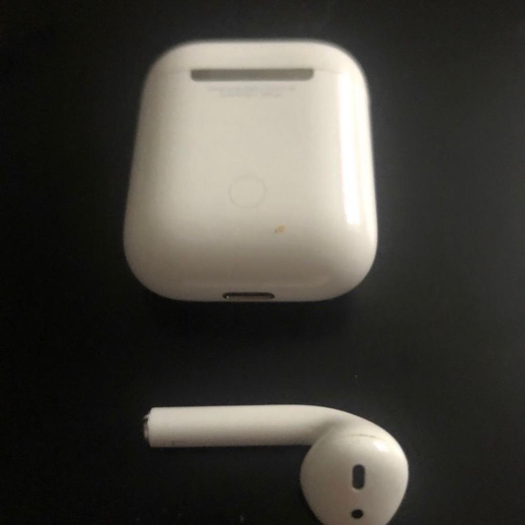 AIRPOD WITH CHARGING CASE in N19 London für 45,00 £ zum Verkauf | Shpock DE