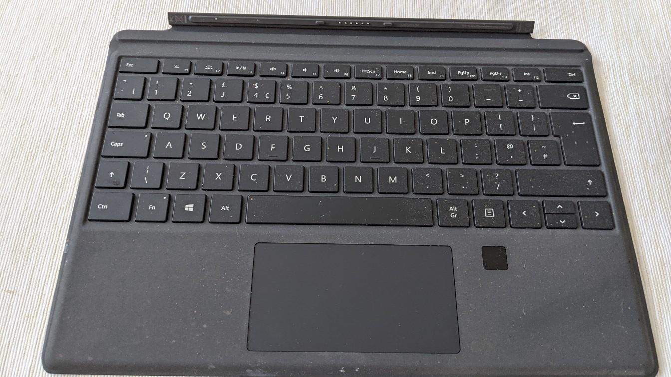 Microsoft Surface Pro Keyboard fingerprint in N7 London für 30,00 £ zum ...