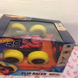 Hotwheels flip racer
New in the box

Collection Bs14ar 

Payment through PayPal or secure delivery if you would like it to be posted