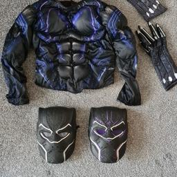 reversible top
x 2 masks
gloves
selling other toys and costumes