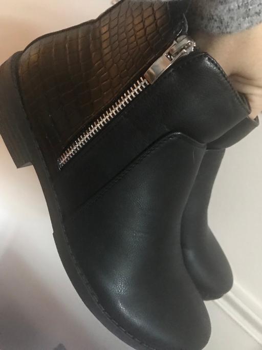 Buy & Sell South West London West Brompton - South West London - Photos for Black leather ankle boots