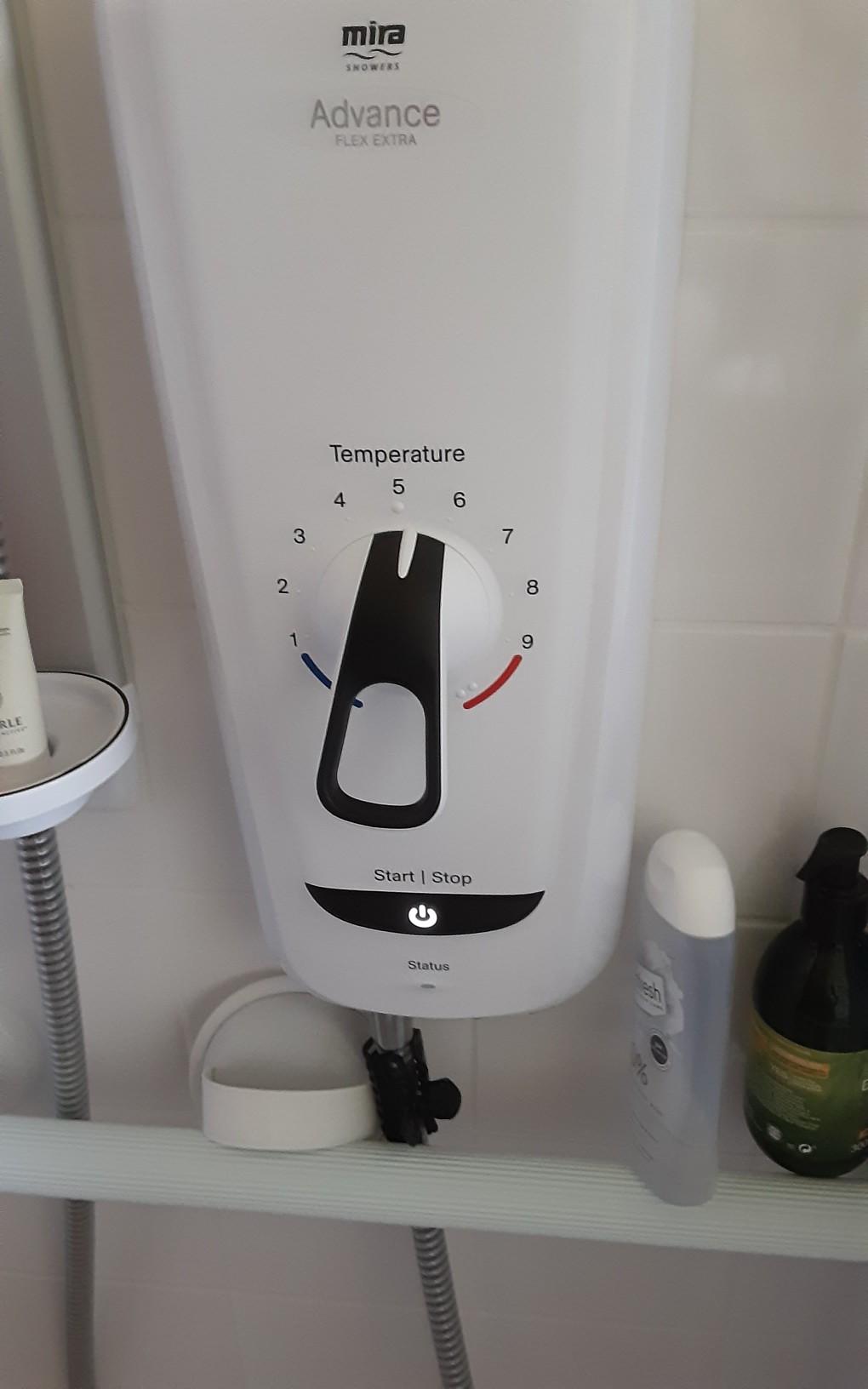 MIRA ADVANCE SHOWER WITH WALL BRACKET/SOAP DI in N1 Islington for £60.