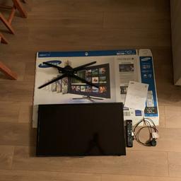 Samsung 32” Smart TV in excellent condition.
Includes the tv remote (and batteries), stand, manual and the original box in which it came in.

The smart tv has smart capabilities to connect to apps such as Netflix, amazon, bbc I player and others however you do need you own account.

quick sale, first come first serve.
