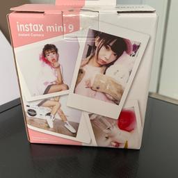 Komplett neue Instax Mini 9 Kamera, OVP, Farbe: Flamingo pink zu verkaufen. Ein Film mit 10 Bildern ist enthalten. Versand innerhalb Deutschlands zzgl. 4,99€.