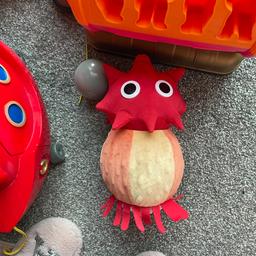 it dances and walks around room
also selling the twirlywoos boat see other items