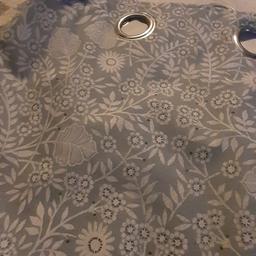 53 x 72 inch (135cmx183cm)
grey tab top curtains from next
lined
very good condition
from a very clean pet and smoke free home
collection Atherton
no shpock wallet