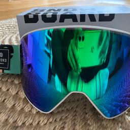 Verkaufe diese NEUE Ski-/Snowboardbrille mit verspiegeltem Glas.