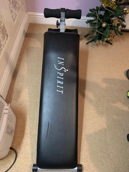 Buy & Sell South West London Merton - Photos for Exercising bench weight and abs