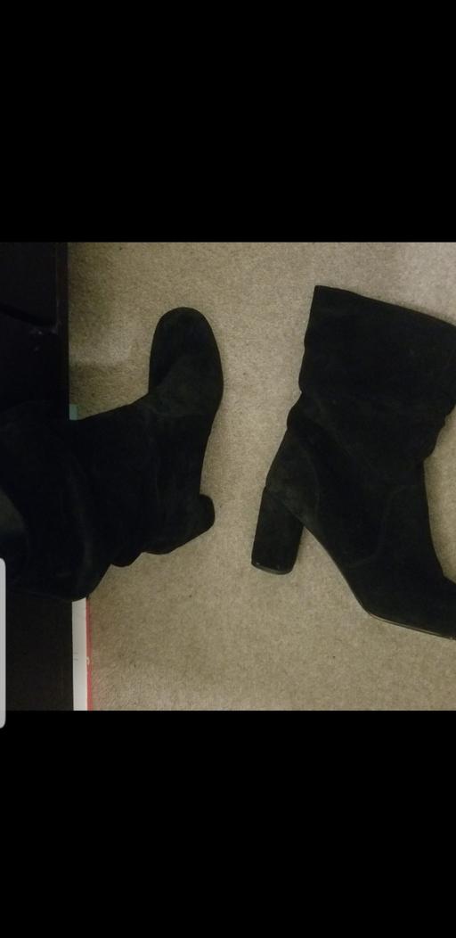 Buy & Sell South West London Nine Elms - South West London - Photos for M&S Suede Boots 8