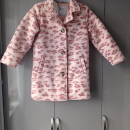 BRAND NEW WITH TAGS! Sainsbury's pale pink coat.

Lined with animal print pattern so nice and warm for the winter.

My daughter never got to wear it during Covid and it is now too small 🙄

From a smoke free home.

£7