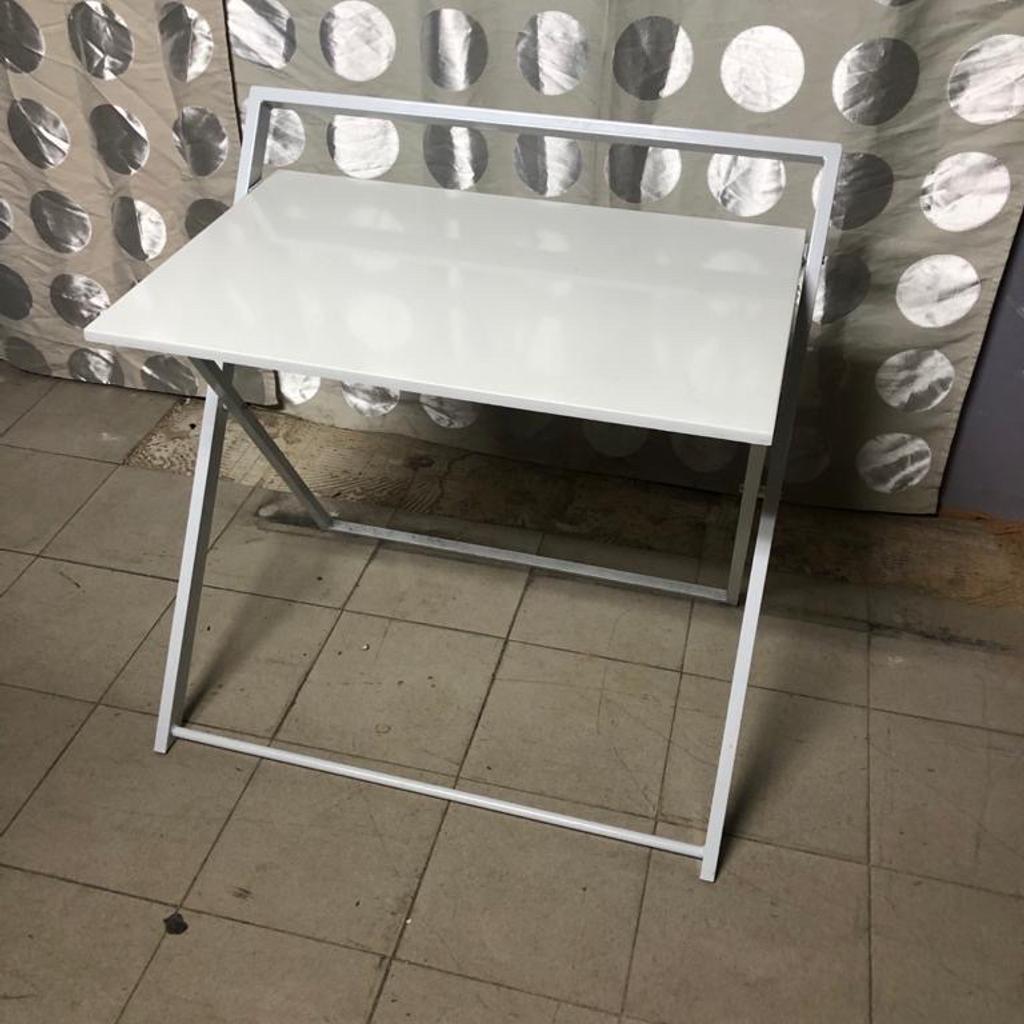 Compact Folding Office Desk White in SE16 London für £ 20,00 zum