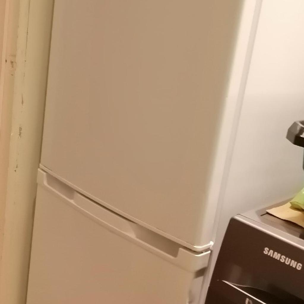 Fridge freezer in London Borough of Barking and Dagenham für 65,00