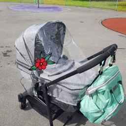From Birth to 15kg ✔ 2 Way Facing ✔ Adjustable Backrest ✔ Carrycot ✔ 0+ Car Seat ✔

Includes Raincover, Leg Warmer, Cup Holder and Car Seat Adapters

RRP £199.95