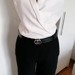 Toller overall von Zara
Gr XS
Schwarz /Weiß
Oberteil mit häckchen zum Schließen 👍
Wie neu!
Gesäß und Seitentaschen
Ohne Gürtel 🤗