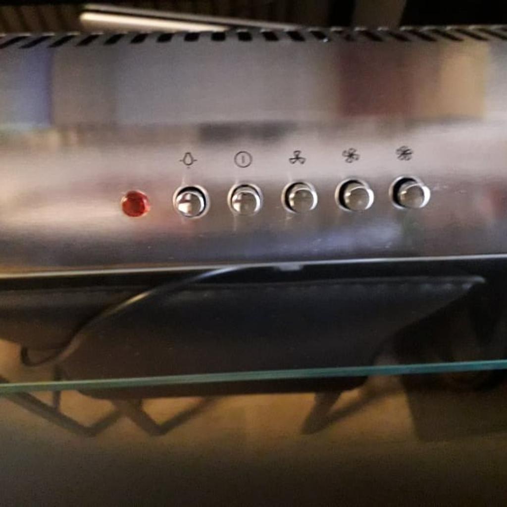 Russell hobbs cooker hood & splashback in ME7 Gillingham for £35.00 for