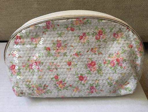 Buy & Sell Central London Hyde Park - Central London - Photos for Floral Sequin Make-up Bag *BNWT*