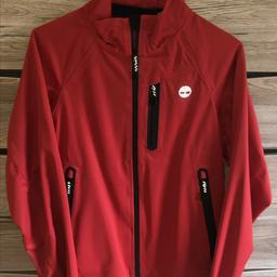 Red colour.
In great condition.
Rrp £99
Selling cheap as having a clear out.
Windproof
Breathable
Waterproof
With reflective logos
Great Xmas gift.

Please view my other items. 