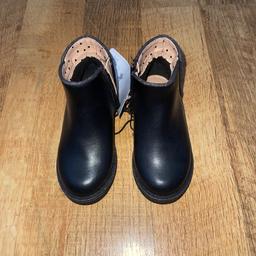 Never been worn with tags 
F&F black boots 
Uk toddler 6