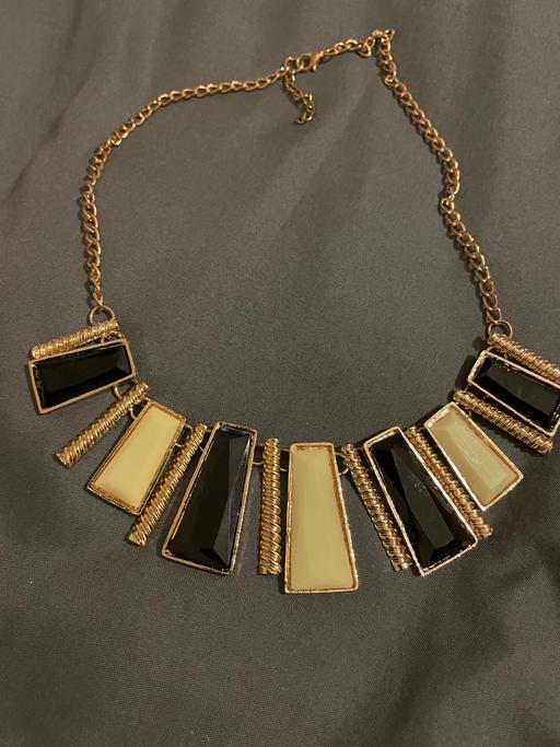 Buy & Sell West Midlands Birmingham - Photos for Black, white & gold statement necklace