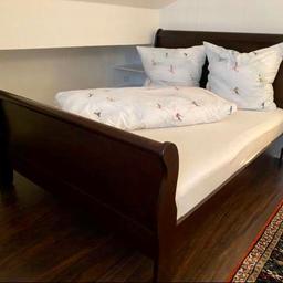 Schönes neuwertiges Bett mit Matratze wegen Platzmangel abzugeben.
Maße ca. 160 x 208 cm
Selbstabholung in Tirol