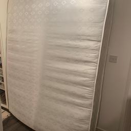 King size mattress
Purchased new and used for one month as I needed a much firmer mattress after surgery.
Excellent condition.
No stains.
Smoke and pet free home.
Collection only.