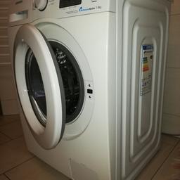 Verkaufe Waschmaschine der Marke SAMSUNG. Funktioniert einwandfrei. 8 kg Trommel. Energieeffizientsklasse A+++.