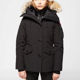 womans canada goose coat size l but im a size 10 and fits perfect in great condition paid £980 only worn hand full off times 100% genuine only selling as bought new one and need wardrobe space very warm coat please feel free to ask any questions collection only can send mote pics if needed 