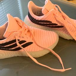 Adidas trainers very good condition 
Size 3 peach colour