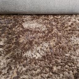 I HAVE FOR SALE A  VERY VERY THICK SHAGGY RUG FROM DUNHELM 
THE JEWELL RANGE
MINK IN COLOUR 
VERY VERY HEAVY 
WONT MOVE ONCE PUT DOWN
SIZE 120 X 170
PAID £135 FROM DUNHELM 
AMAZING CONDITION 
STILL LOOKS NEW 
SELLING FOR £50
07538191753