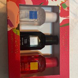 Brand new gift set 
Collection or can post