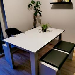 140x90
- inkl. 4 Kunstlederpolster
- Bänke unter Tisch verstaubar
- Leichte Bebrauchspuren 

Selbstabholung in Wörgl