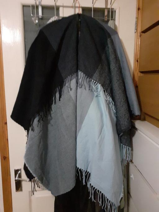 Buy & Sell South East London Mottingham - South East London - Photos for women shawl