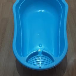 baby bath tub in good condition. suitable from birth up to 6 months 