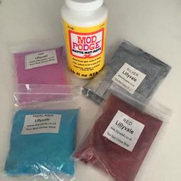 Brand new, unopened 16fl oz/473 ml Mod Podge and. 4 unopened packs of glitter in Pink, red, silver and pastel aqua.
Great crafting bundle!
Comes from a smoke free and pet free home.
Collection from welling, DA16 or will post.