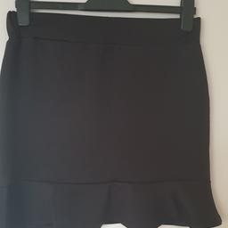 ladies elasticated waist skirt size 14 in excellent condition never been worn although the tag has been removed. 50p collection only. Please take a look at my other items.