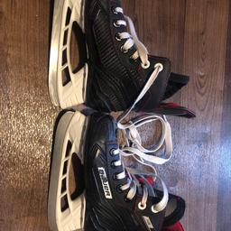 Youth size 10 Bauer ice skates 
Great condition just outgrown 
Can post but buyer pays postage
