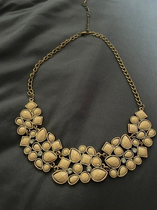 Buy & Sell West Midlands Birmingham - Photos for White Statement Necklace