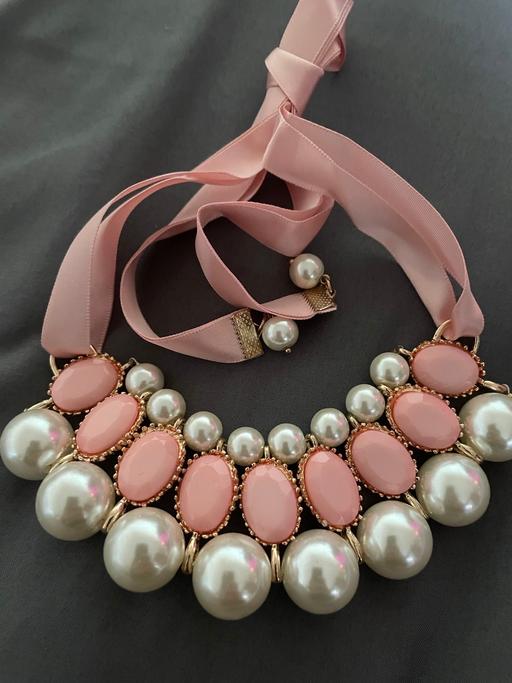 Buy & Sell West Midlands Sandwell - Photos for Pink & Pearl Statement Necklace