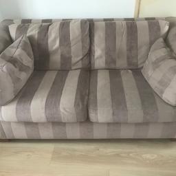 In good condition no tear or damage 
Cushion material is removable to wash