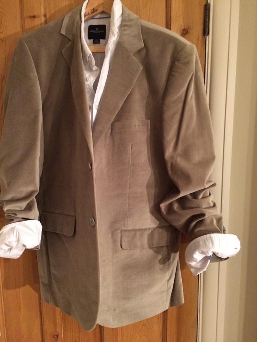 Buy & Sell North West London Harrow - Photos for Mens velvet jacket