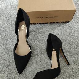 Brand New River Island heels size 6. Black suede and Cut out sides. Heel height approx 4.5 inches. Complete with box. From a smoke free and pet free home. Collection Wallasey CH45 or will post for additional cost.. PayPal accepted.