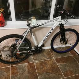 For sale is a Scott sportster mountain bike 26" wheel in used condition needs small amount of work gears could do with a bit of adjusting and needs new back tyre. Just fitted new brake pads and handle bar grips.
Cash on collection only from Essex near Southend.