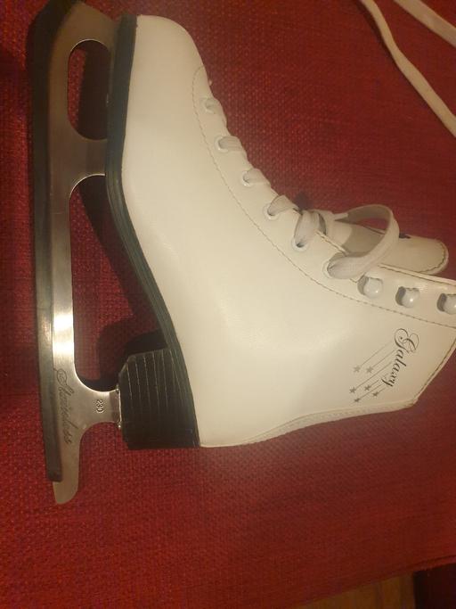 Buy & Sell Surrey Tandridge - Photos for galaxy ice skates size 3