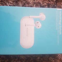 Bluetooth, intelligent noise cancellation EARBUDS

Brand new!