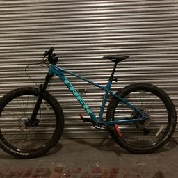 Excellent condition like brand-new Large frame Trex roscoe 7 mountain bike used 4 times just never have time to ride it